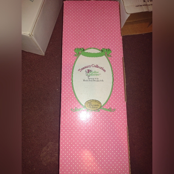 Porcelain doll - Picture 2 of 2